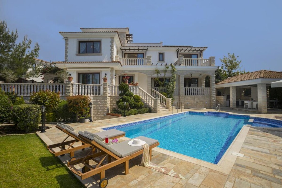 5 bedrooms Villa in Paphos, Cyprus No. 38903