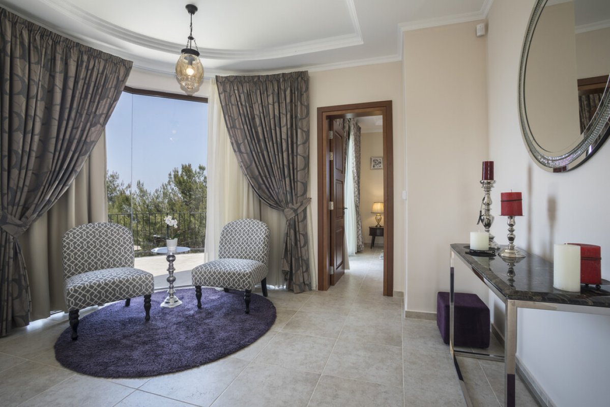 5 bedrooms Villa in Paphos, Cyprus No. 38903