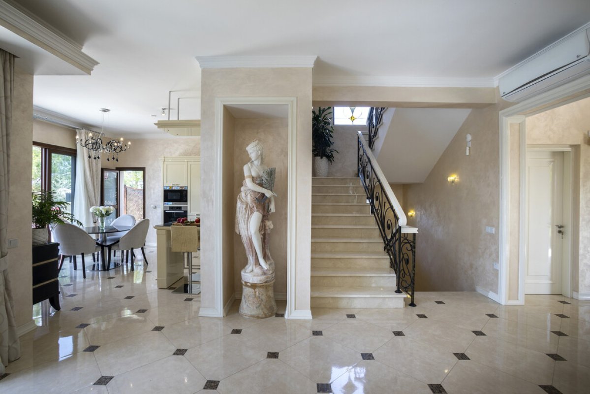 5 bedrooms Villa in Paphos, Cyprus No. 38903