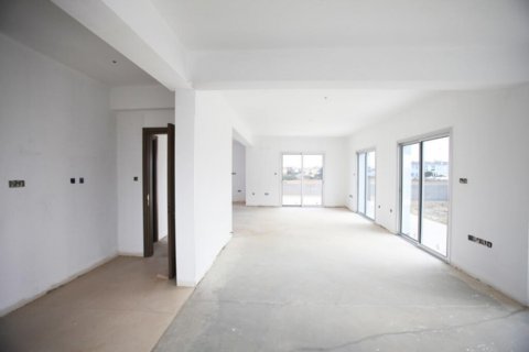 Вилла с 4 спальнями в Никосия, № 38906 4