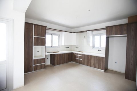 4 bedrooms Villa in Nicosia,  No. 38906