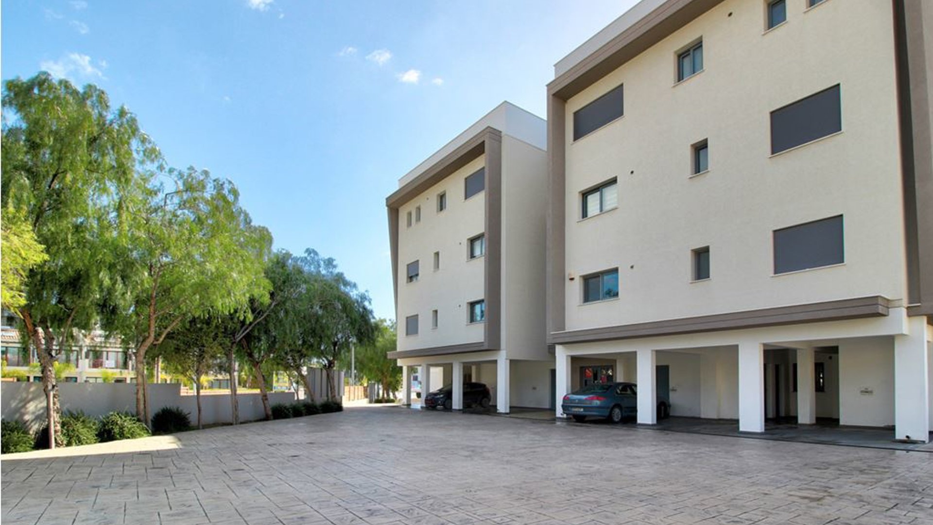 3 bedrooms Apartment in Mouttagiaka, Limassol, Cyprus No. 25811