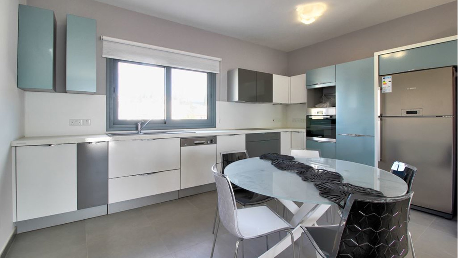 3 bedrooms Apartment in Mouttagiaka, Limassol, Cyprus No. 25811