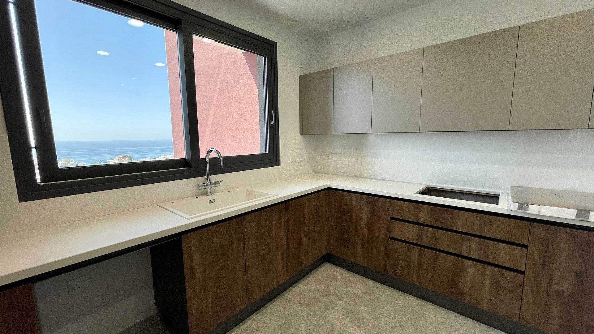 3 chambres Appartement à Mouttagiaka, Limassol, Chypre No. 25809