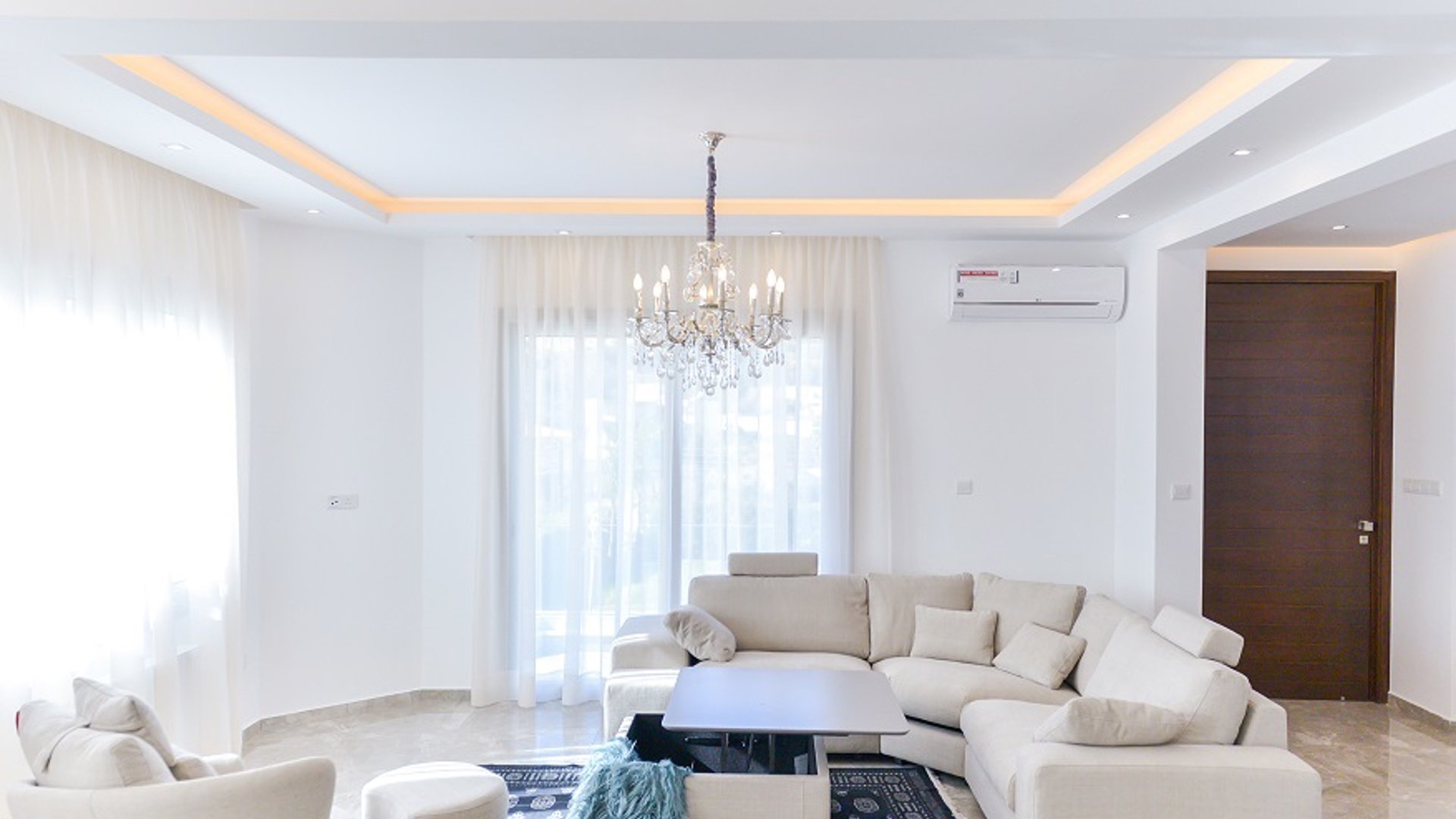 5 bedrooms Villa in Agios Tychonas, Limassol, Cyprus No. 25812