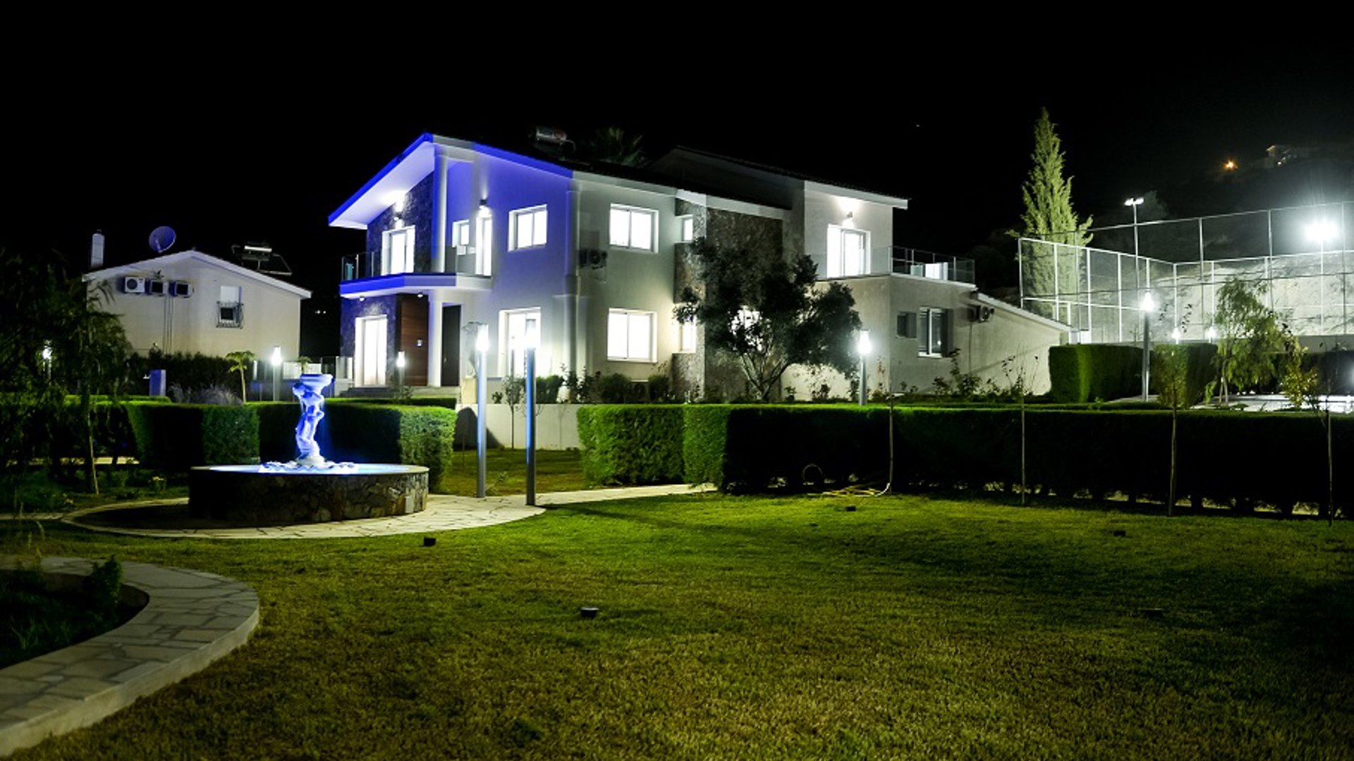 5 bedrooms Villa in Agios Tychonas, Limassol, Cyprus No. 25812
