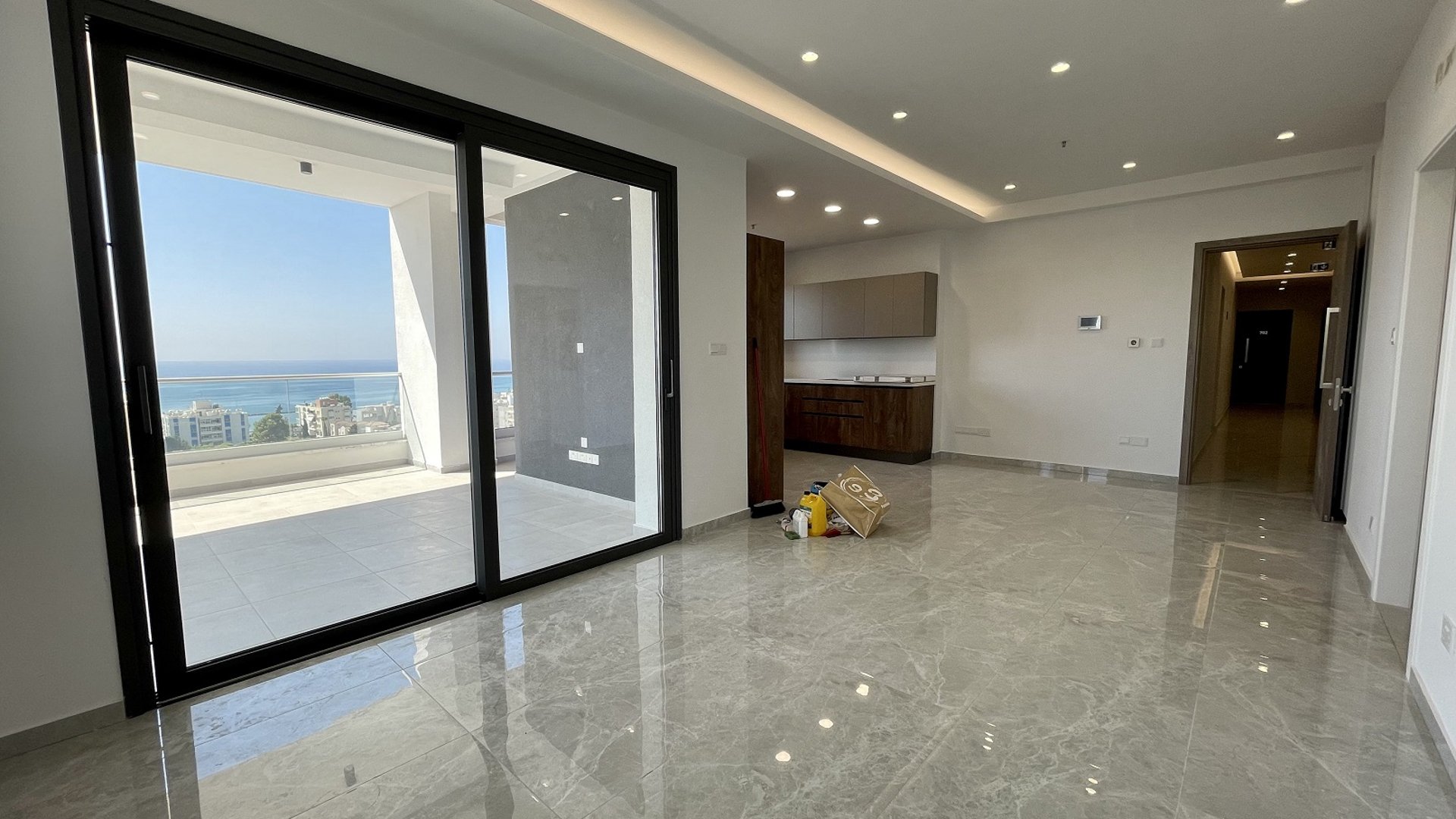 3 chambres Appartement à Mouttagiaka, Limassol, Chypre No. 25808