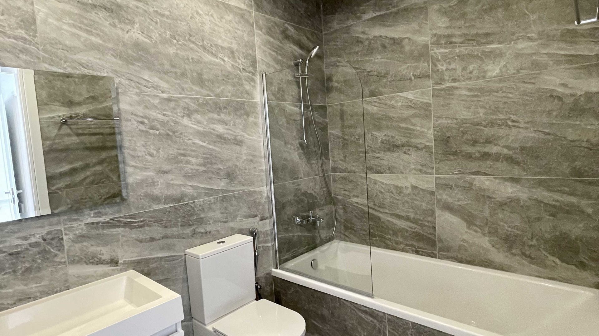 3 chambres Appartement à Mouttagiaka, Limassol, Chypre No. 25808