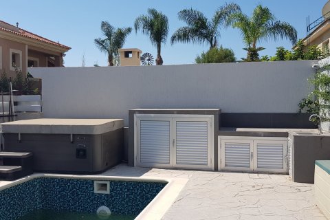 3 bedrooms Villa in Limassol, Cyprus No. 28561