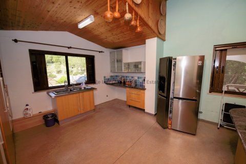 5 bedrooms Villa in Pera Pedi, Limassol,  No. 37715 11