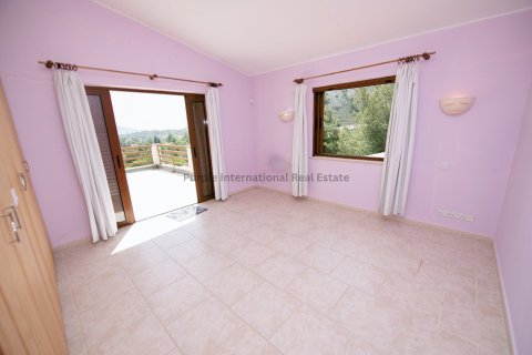 5 bedrooms Villa in Pera Pedi, Limassol,  No. 37715 27