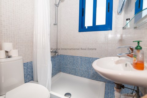 5 bedrooms Villa in Paralimni, Ammochostos,  No. 7610 22