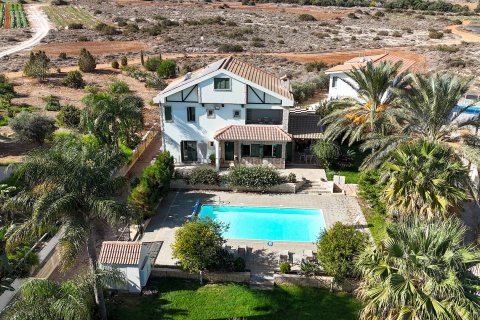 Вилла с 5 спальнями в Паралимни, Аммохостос,  № 39209 25