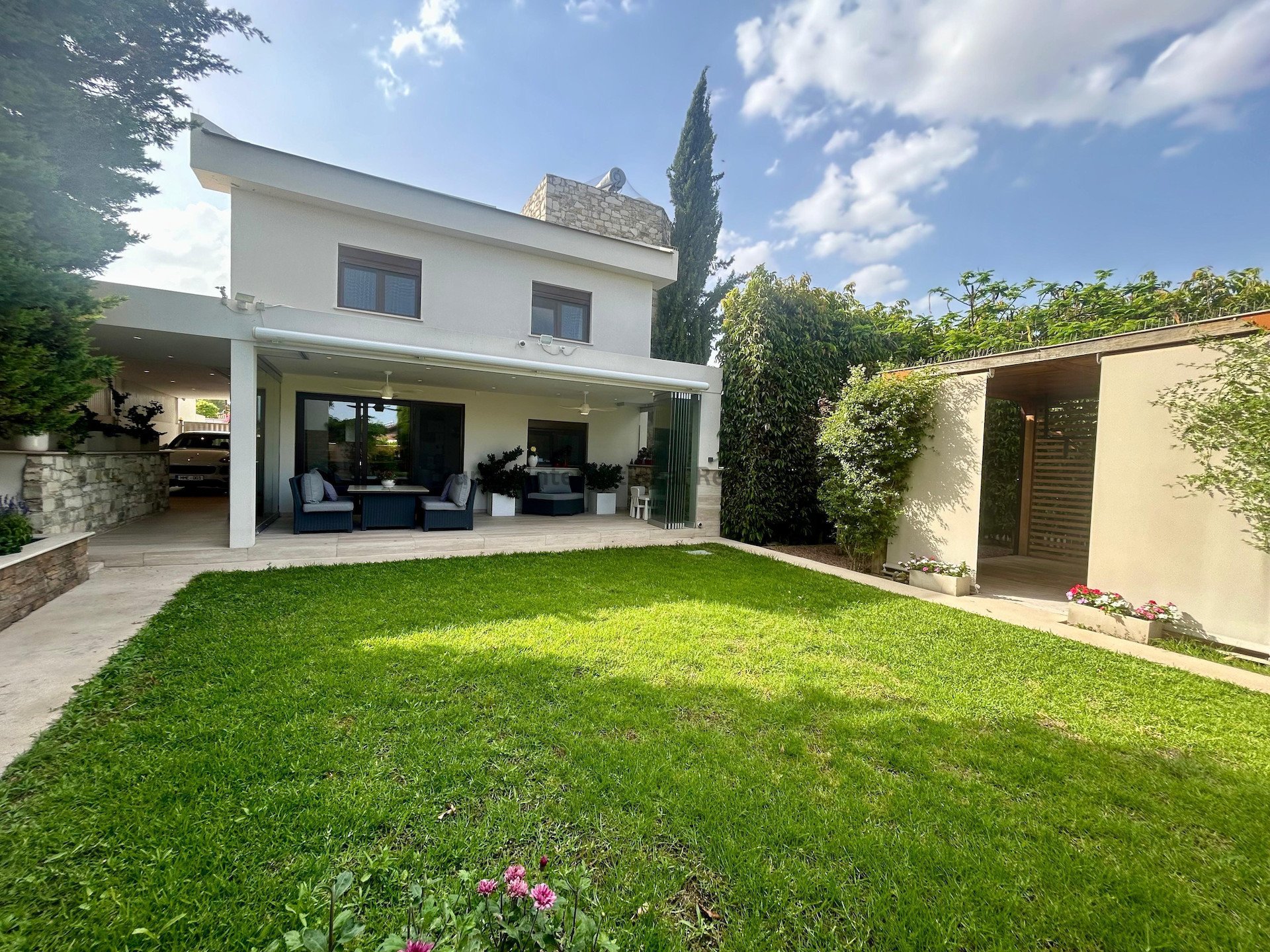 5 bedrooms Villa in Aradippou, Larnaka, Cyprus No. 56510