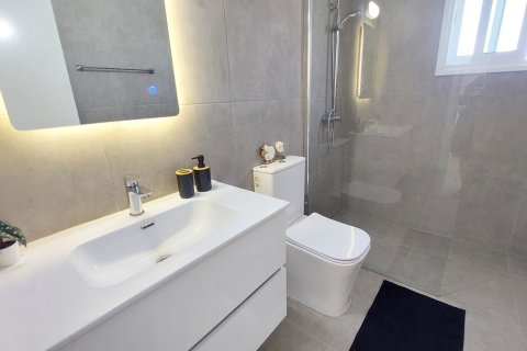 284m2 Commercial property in Kato Paphos, Paphos,  No. 47766 6