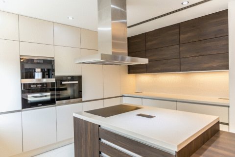 5 dormitorios Apartamento en Limassol,  No. 38486 3