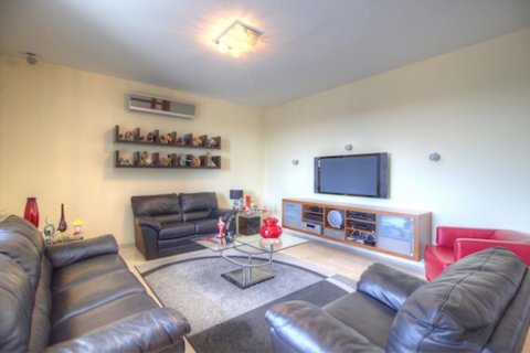 5 bedrooms Villa in Limassol,  No. 38482 2