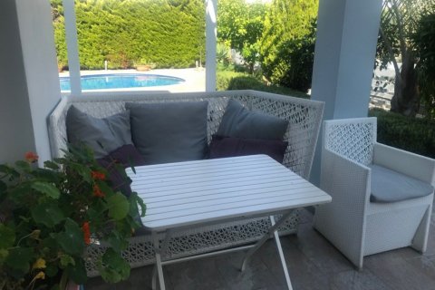 4 bedrooms Villa in Limassol,  No. 38484 9