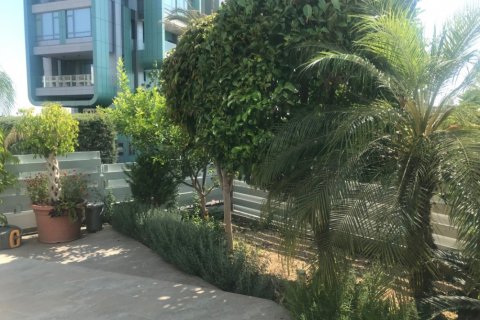 4 bedrooms Villa in Limassol,  No. 38484 6