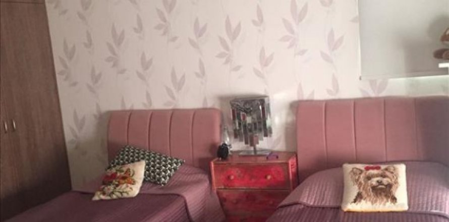 4 bedrooms Villa in Limassol,  No. 38484