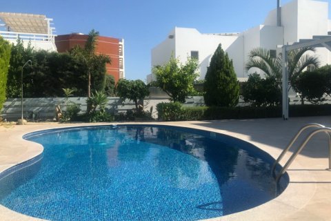 4 bedrooms Villa in Limassol,  No. 38484 15