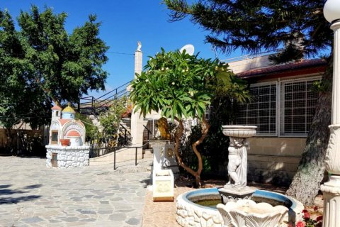 2 bedrooms Villa in Limassol, No. 38483