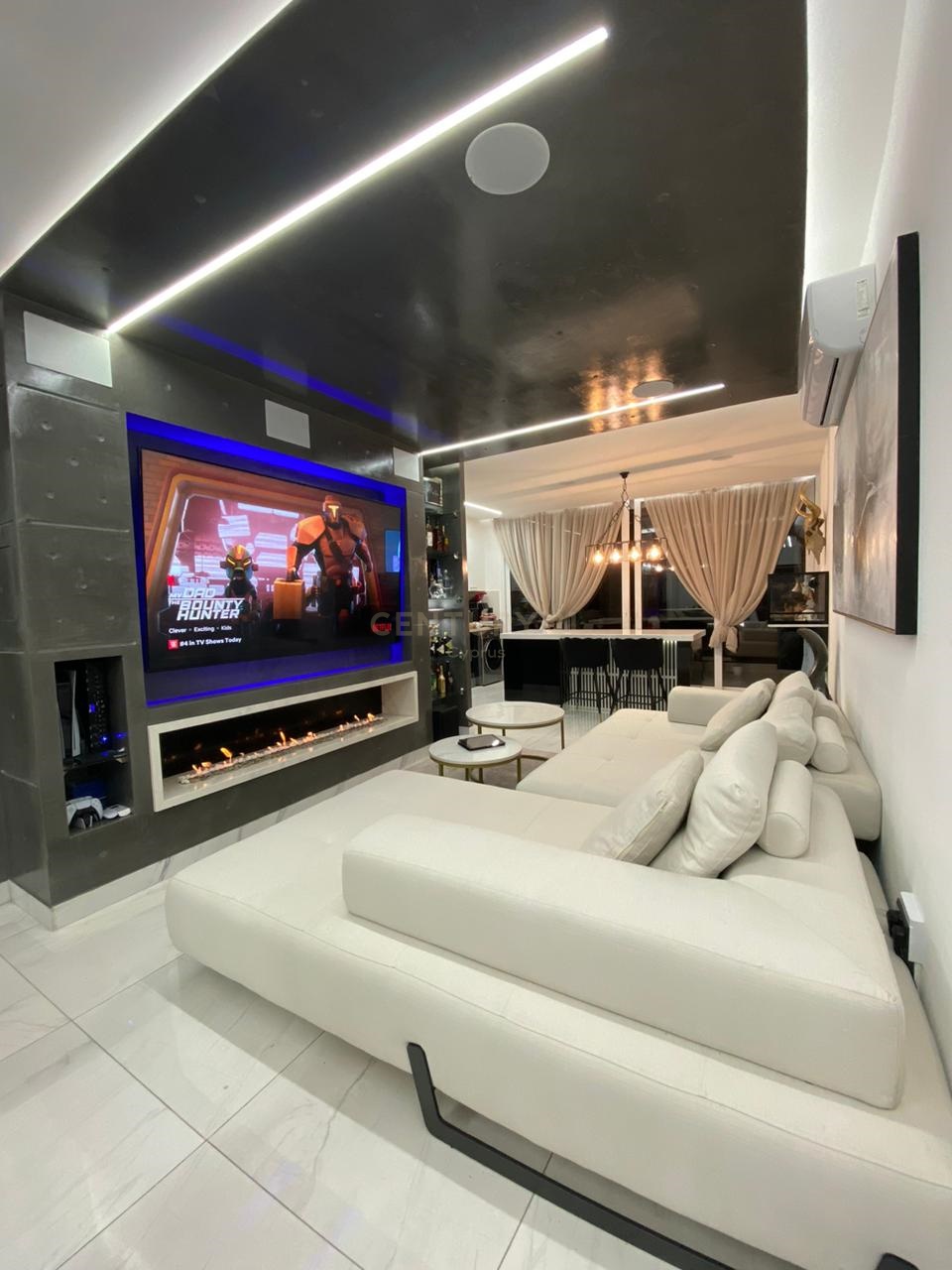 3 bedrooms Penthouse in Limassol, Cyprus No. 6851