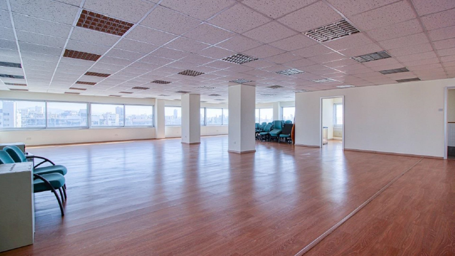 400m2 Office in Limassol, Cyprus No. 27398