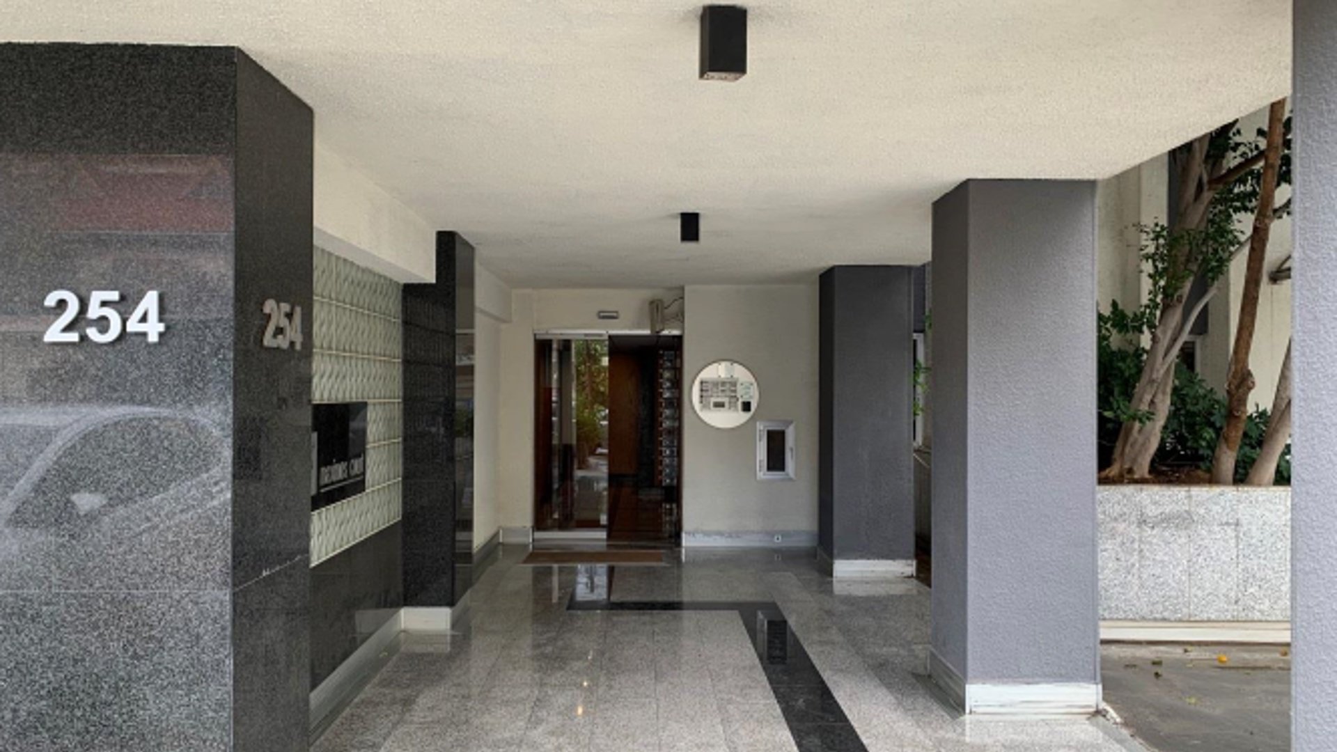 400m2 Office in Limassol, Cyprus No. 27398