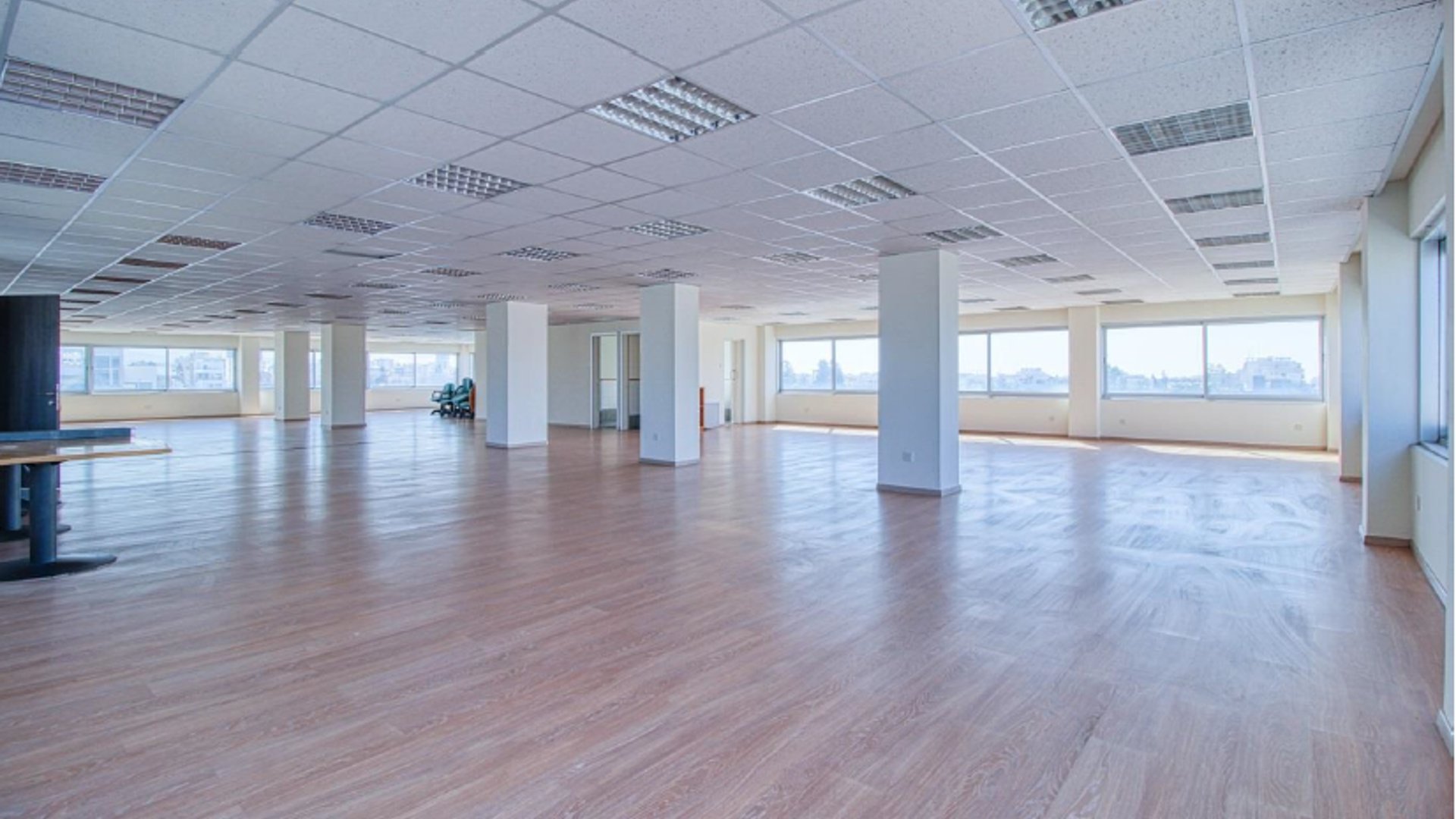 400m2 Office in Limassol, Cyprus No. 27398