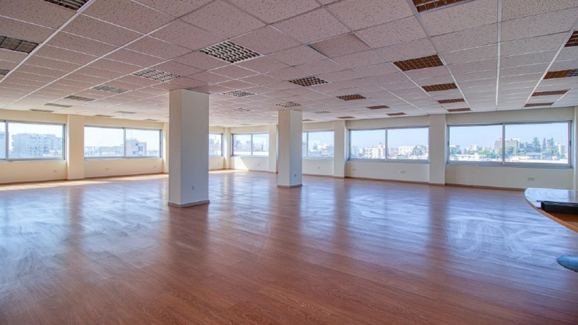 400m2 Office in Limassol, Cyprus No. 27398