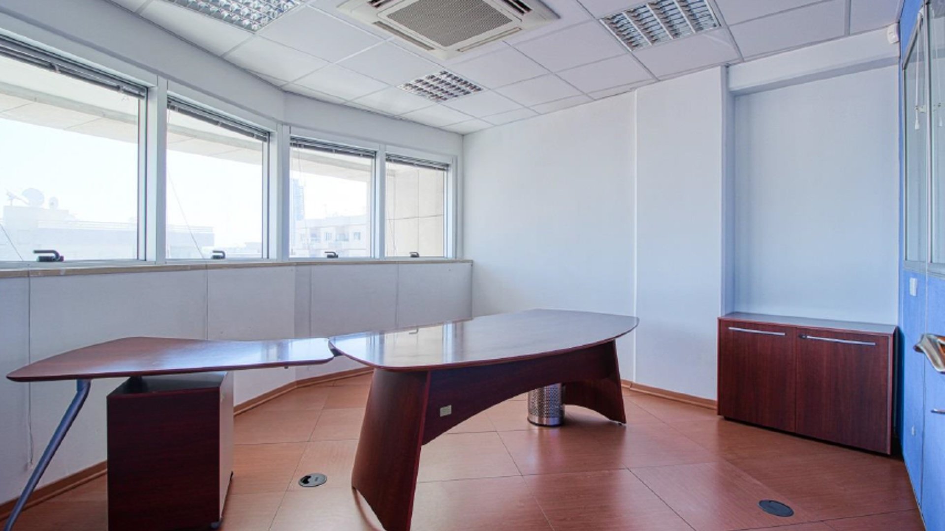 180m2 Office in Limassol, Cyprus No. 27399