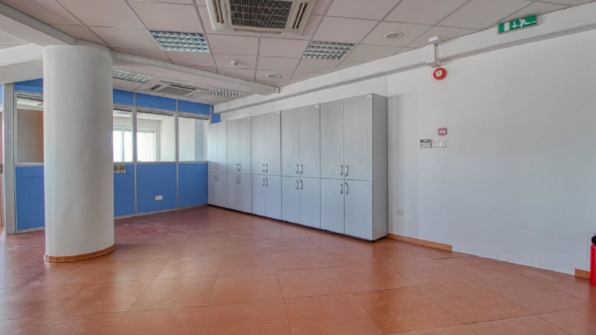 180m2 Office in Limassol, Cyprus No. 27399