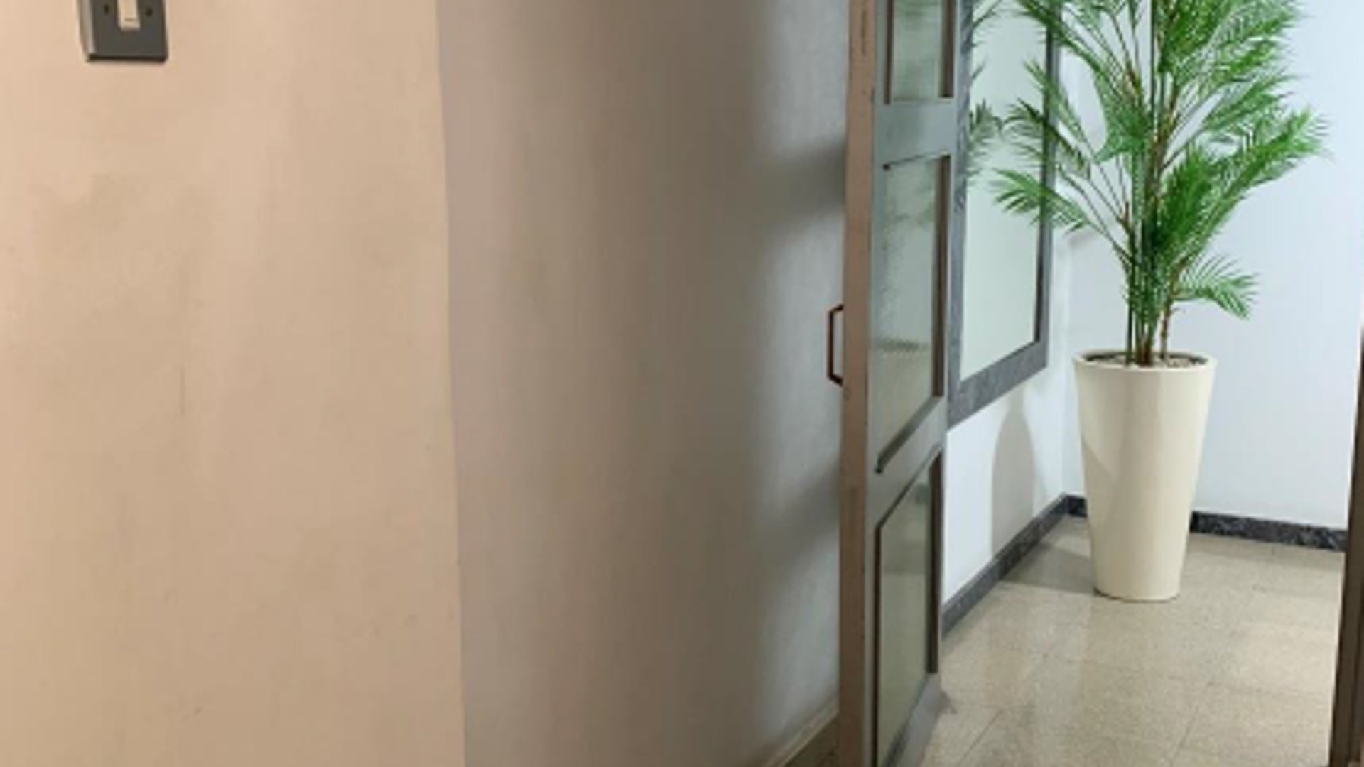 400m2 Office in Limassol, Cyprus No. 27397