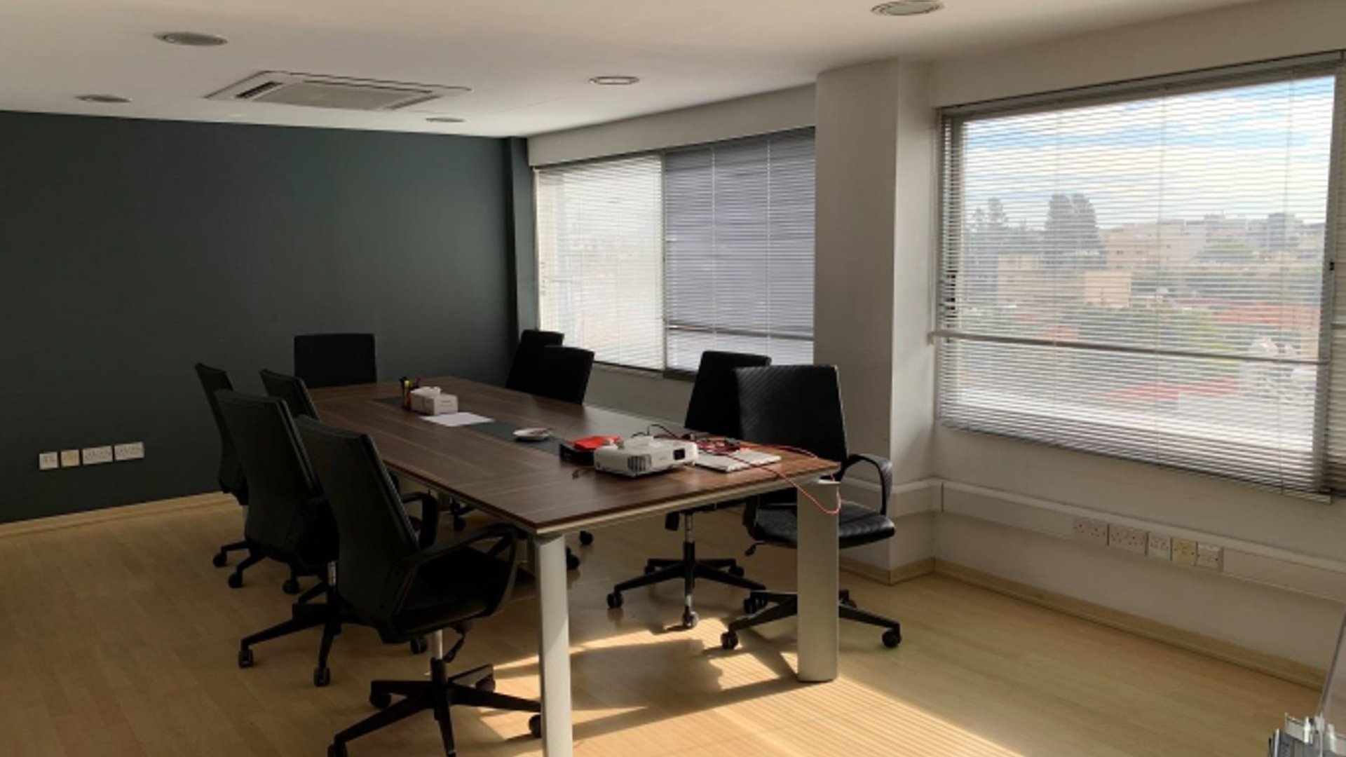 400m2 Office in Limassol, Cyprus No. 27397