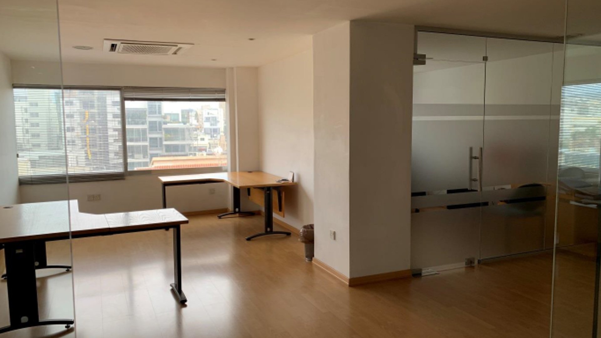 400m2 Office in Limassol, Cyprus No. 27397