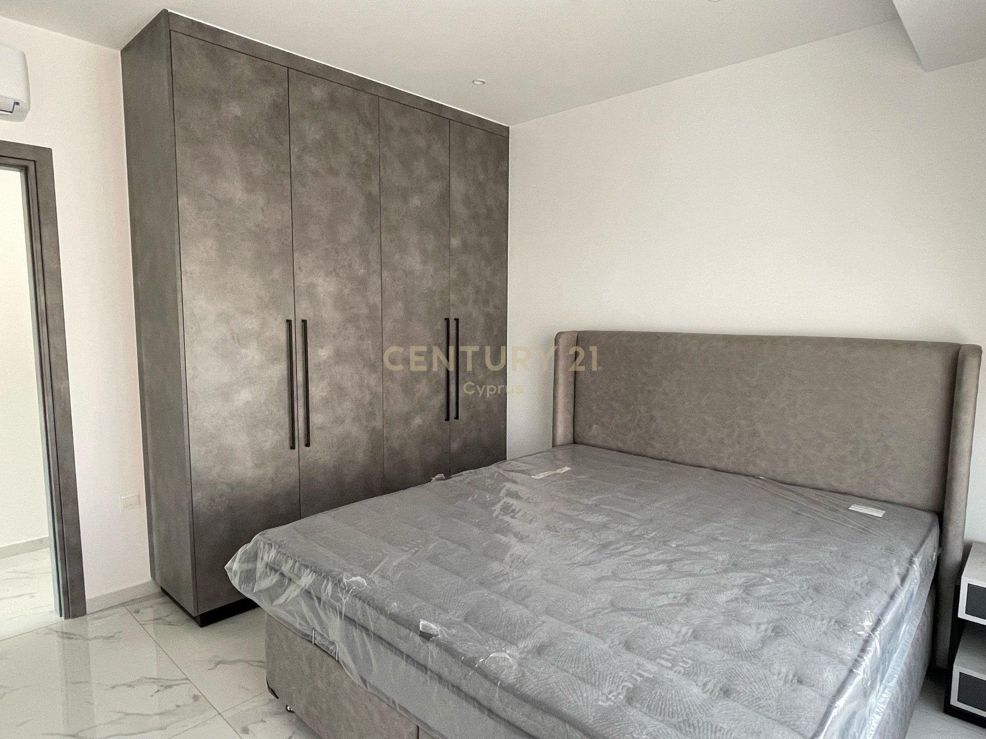 2 bedrooms Penthouse in Zakaki, Limassol, Cyprus No. 56061