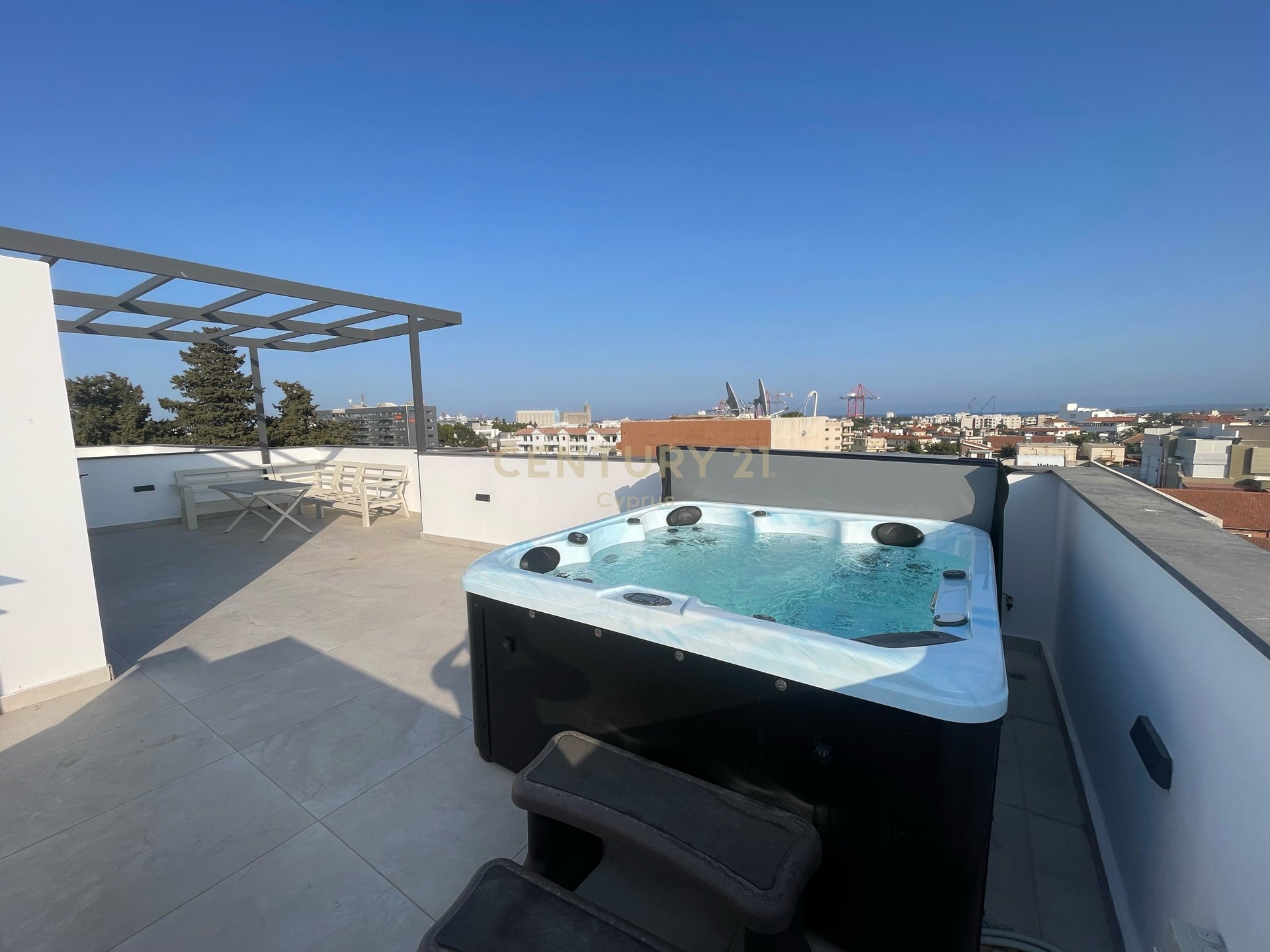 2 bedrooms Penthouse in Zakaki, Limassol, Cyprus No. 56061