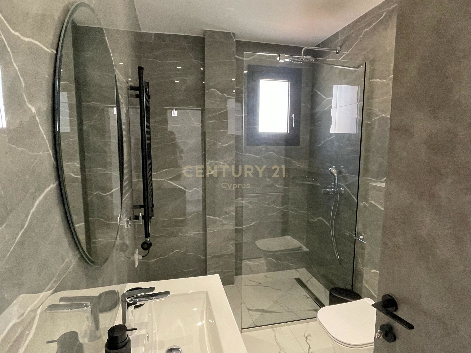2 bedrooms Penthouse in Zakaki, Limassol, Cyprus No. 56061