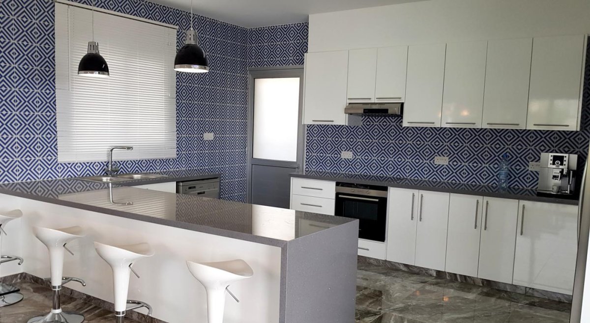 3 dormitorios Apartamento en Limassol, Chipre No. 38405