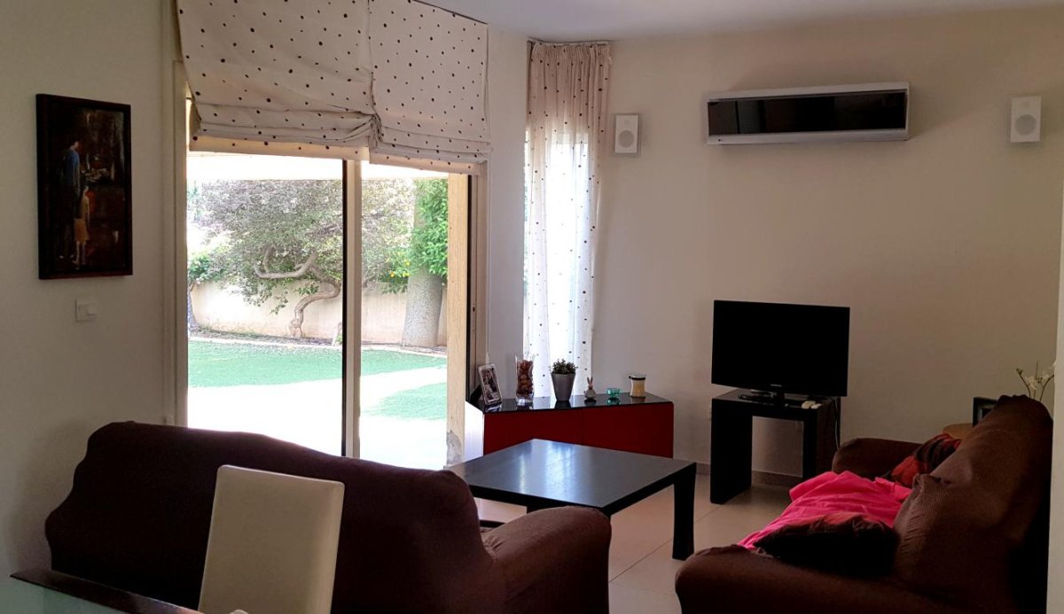 5 bedrooms Villa in Limassol, Cyprus No. 38410