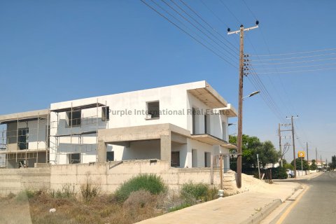 3 bedrooms Villa in Pervolia, Larnaka, Cyprus No. 57771