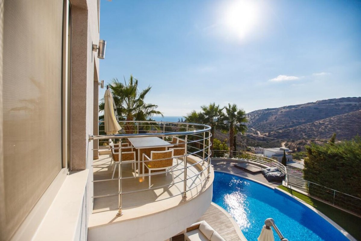 5 bedrooms Villa in Limassol, Cyprus No. 38882