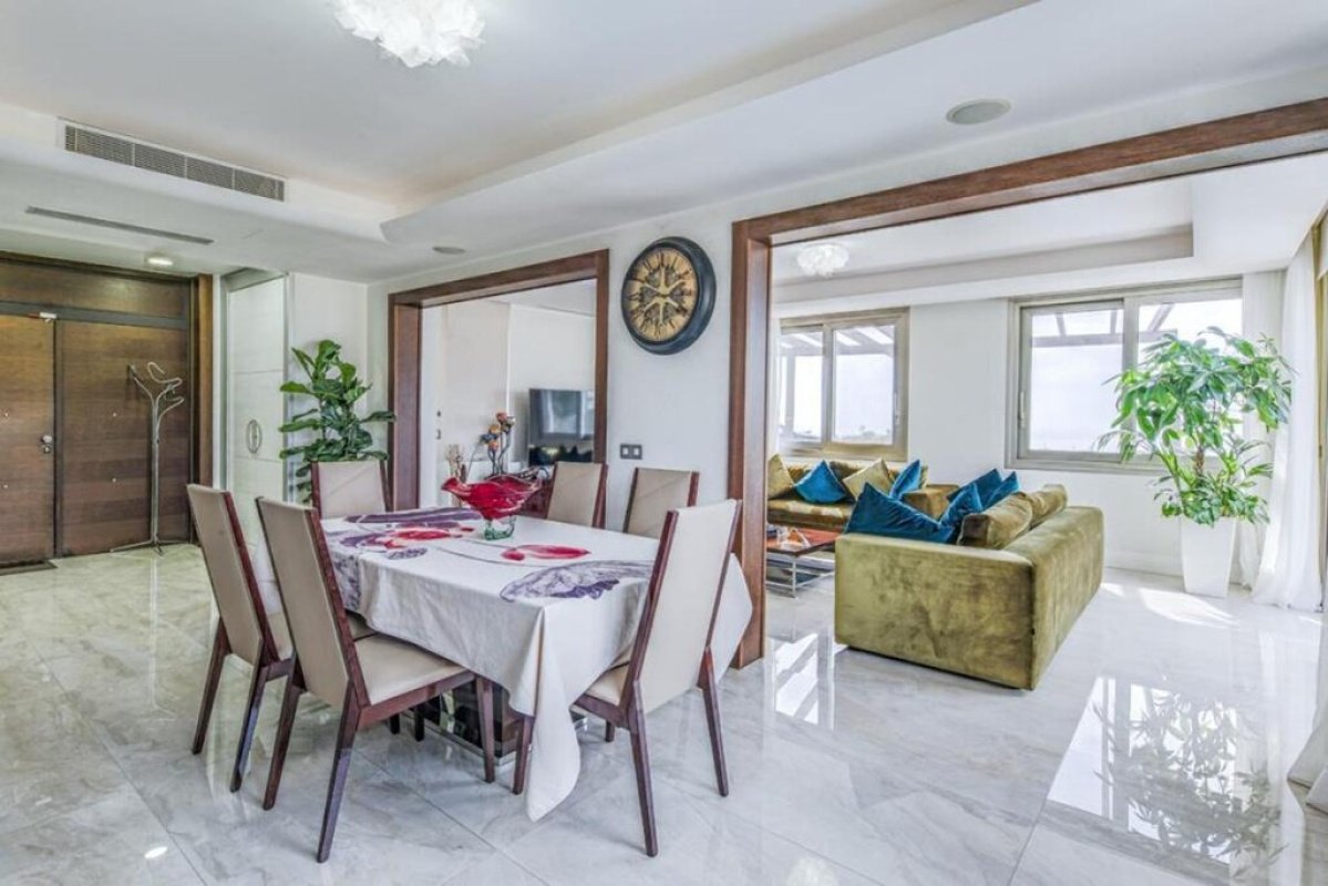 5 bedrooms Villa in Limassol, Cyprus No. 38882