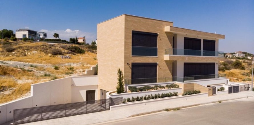 Вилла студия в Лимассол, Лимасол,  № 38884