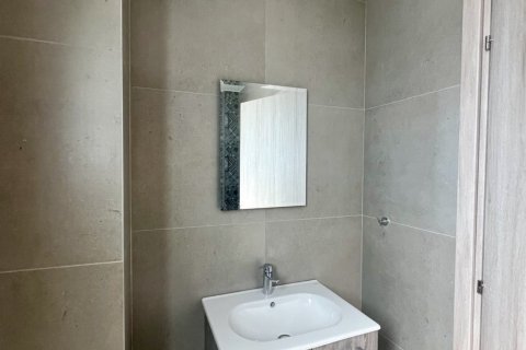 2 bedrooms Apartment in Larnaca, Larnaka,  No. 50026 12