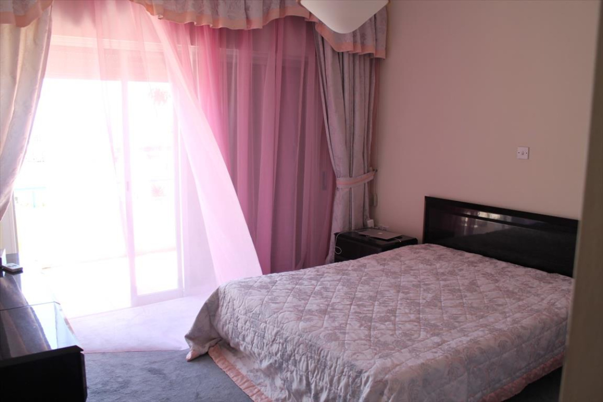 3 bedrooms Apartment in Limassol, Cyprus No. 38319