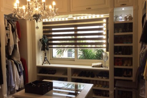 Вилла с 4 спальнями в Лимассол, Лимасол,  № 38314 10