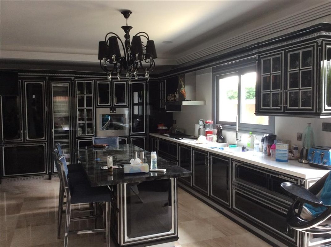 4 bedrooms Villa in Limassol, Cyprus No. 38314