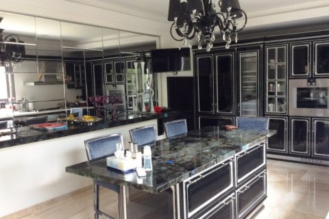 Вилла с 4 спальнями в Лимассол, Лимасол,  № 38314 5